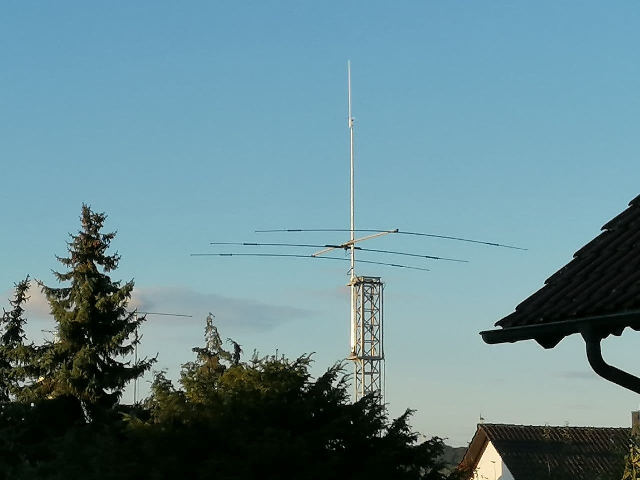 FB33 auf Hummel-Mast
